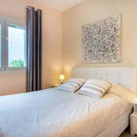 Poseidon Apartahotel