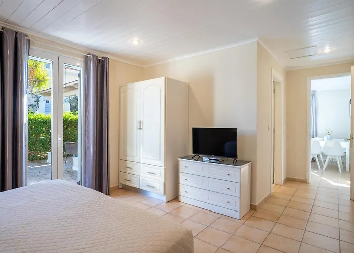 Poseidon Aparthotel 4*