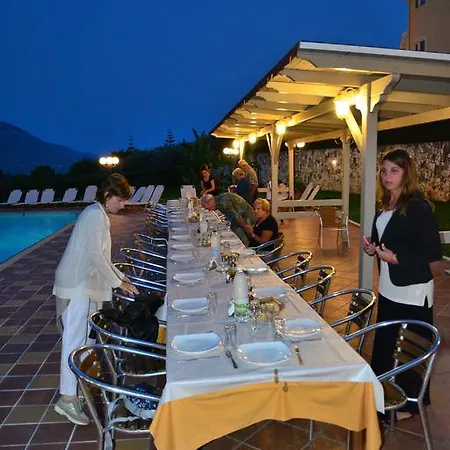 Poseidon Apart-hotel 4*